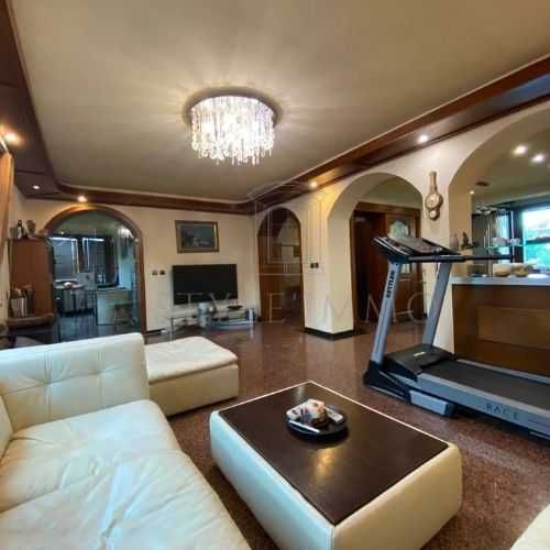 Продава се Многостаен апартамент в Разград, Варош - 143 кв.м за 1287 €/кв.м - Снимка #9