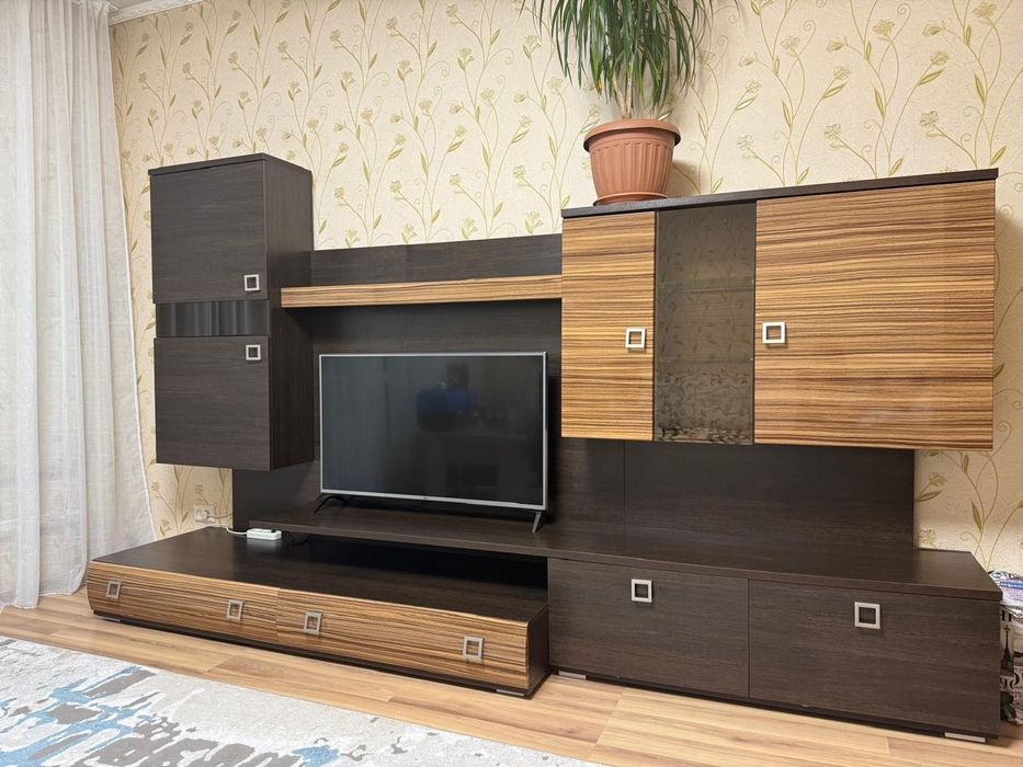 Продам стенку в гостинную