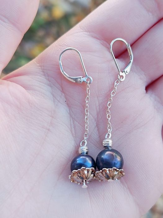 Cercei din argint 925 cu perle culoare neagra si elemente din argint