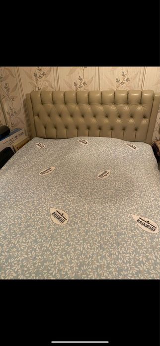 Кровати с матрасами (2 шт)