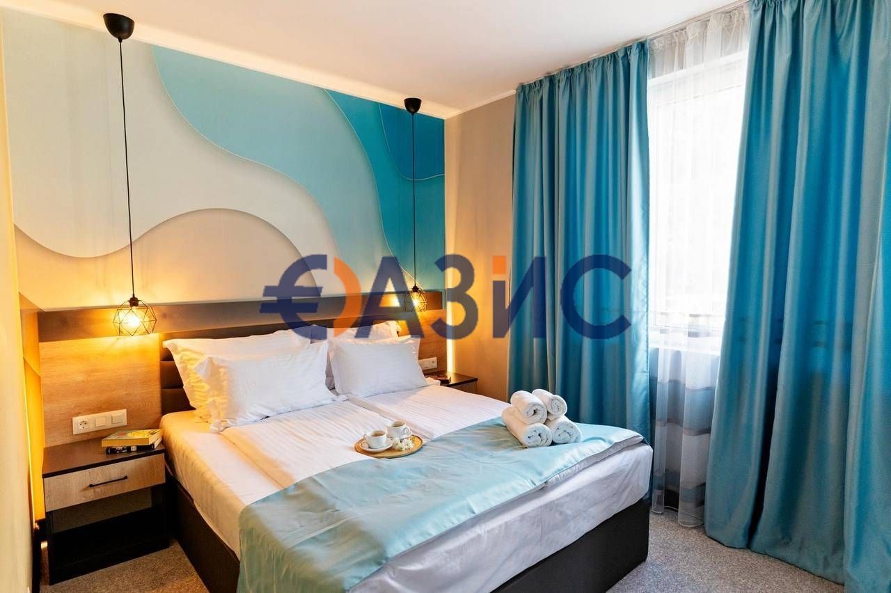 Продава се Хотел в к.к. Слънчев бряг - 8000 кв.м за 688 €/кв.м - Снимка #3