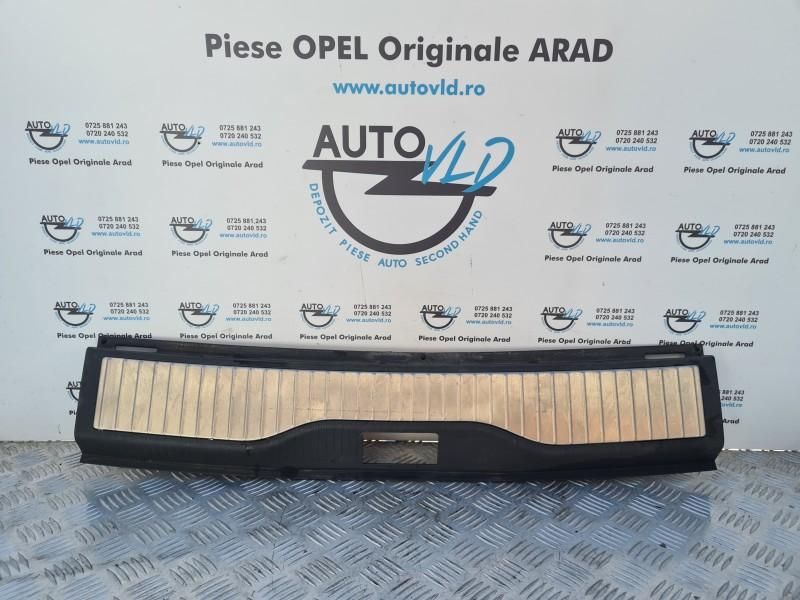 Ornament plastic crom nichel portbagaj Opel Zafira B