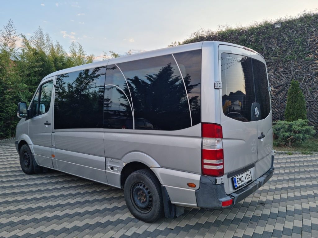 Mercedes sprinter 7 locuri +marfa 2012