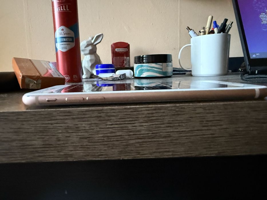 Iphone 8 plus  64gb 76%battery life