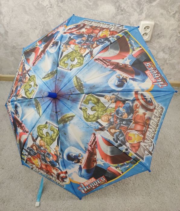 Продаётся зонтик трость.для мальчика с рисунком.Состояние отличное