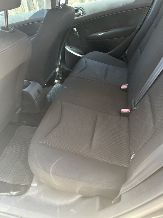 Vand peugeot 308 an 2012