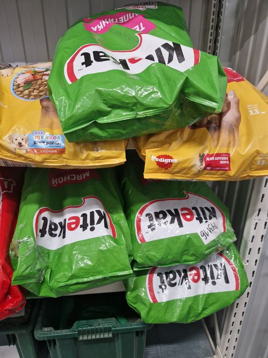 Корм для собак и кошек