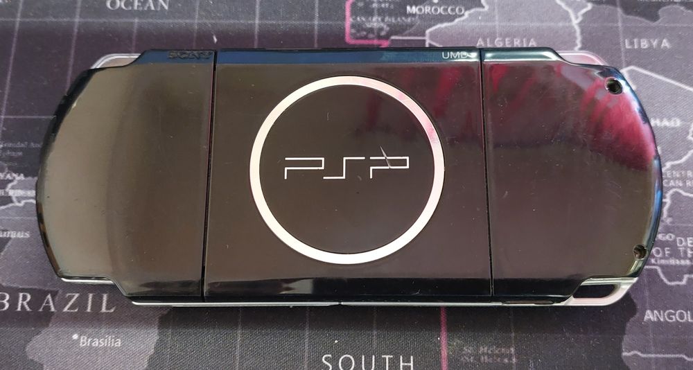 Consola PSP model 3004 cu 10 jocuri incluse