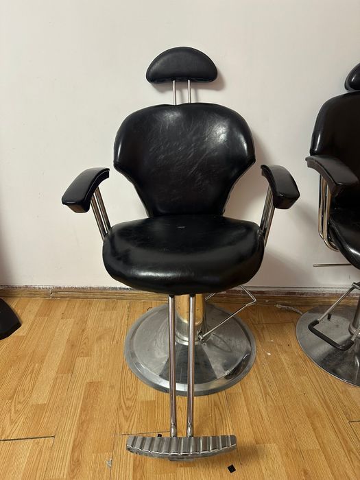 Scaune frizerie.