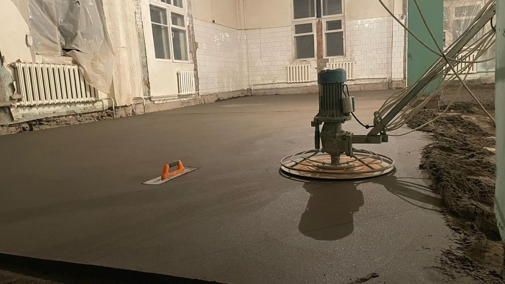 Стяжка пола полусухая