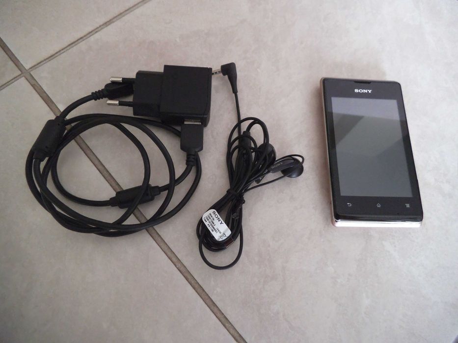 Мобилен телефон Sony Xperia