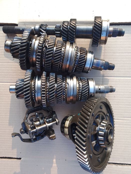 КПП ваз запчасти валы,передачи, и т.д