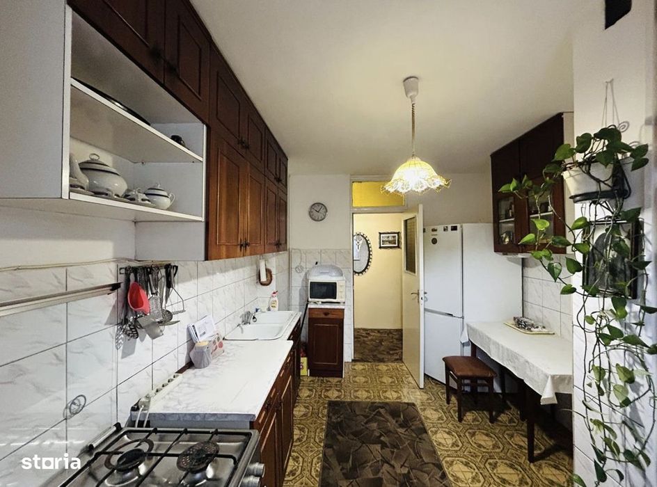 Vand ap 4 camere, 2 bai, 2 balcoane - Strand - pretab. investitie