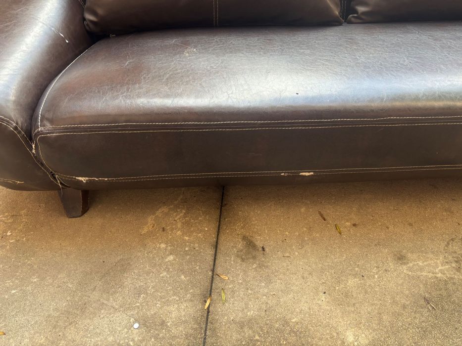 Кожен диван 3 м х 2 м