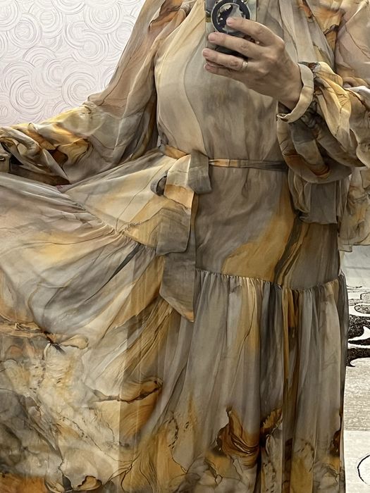 Продам шелковое платье с подкладом