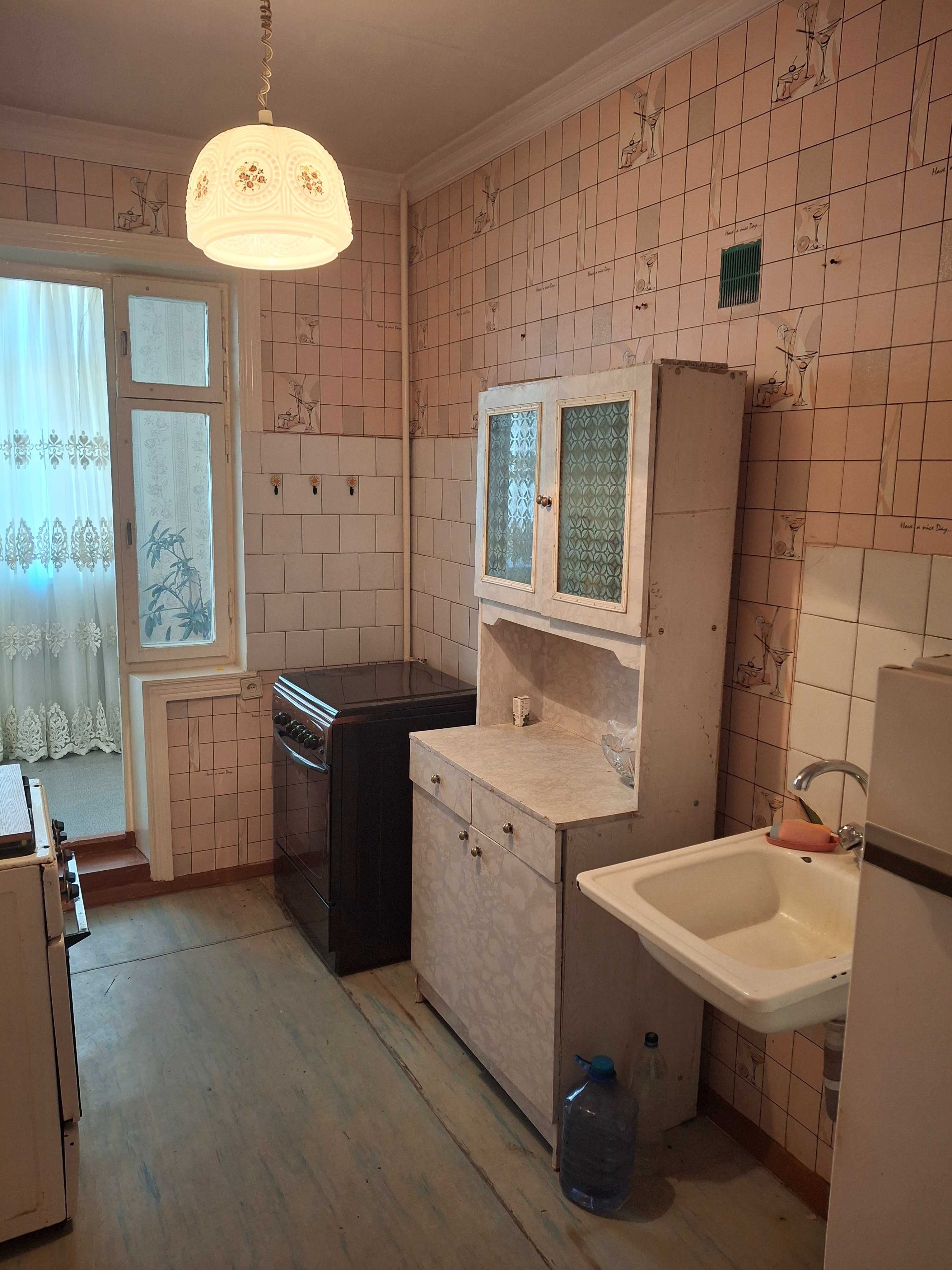 Продаётся 3комнатная 75кв.м.улучшенная 77серия метро Улугбек.