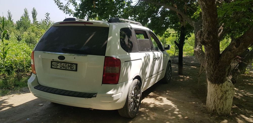 Kia Carnaval sotiladi