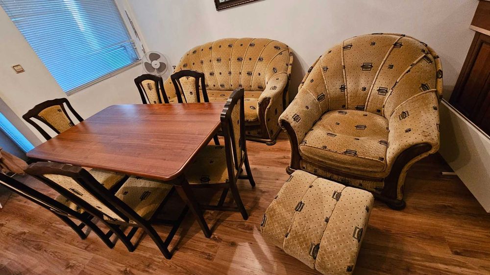 Масивна трапезна маса комплект със 6 стола