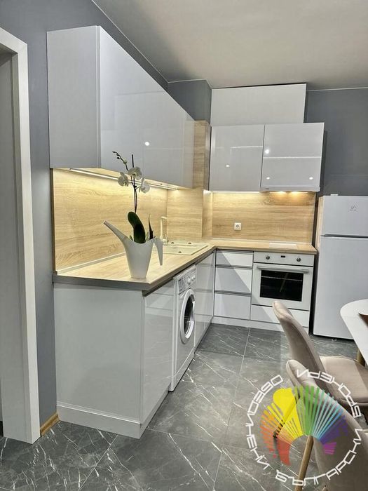 Дава се под наем Двустаен апартамент в Бургас, Изгрев - 70 кв.м за 600 € - Снимка #2