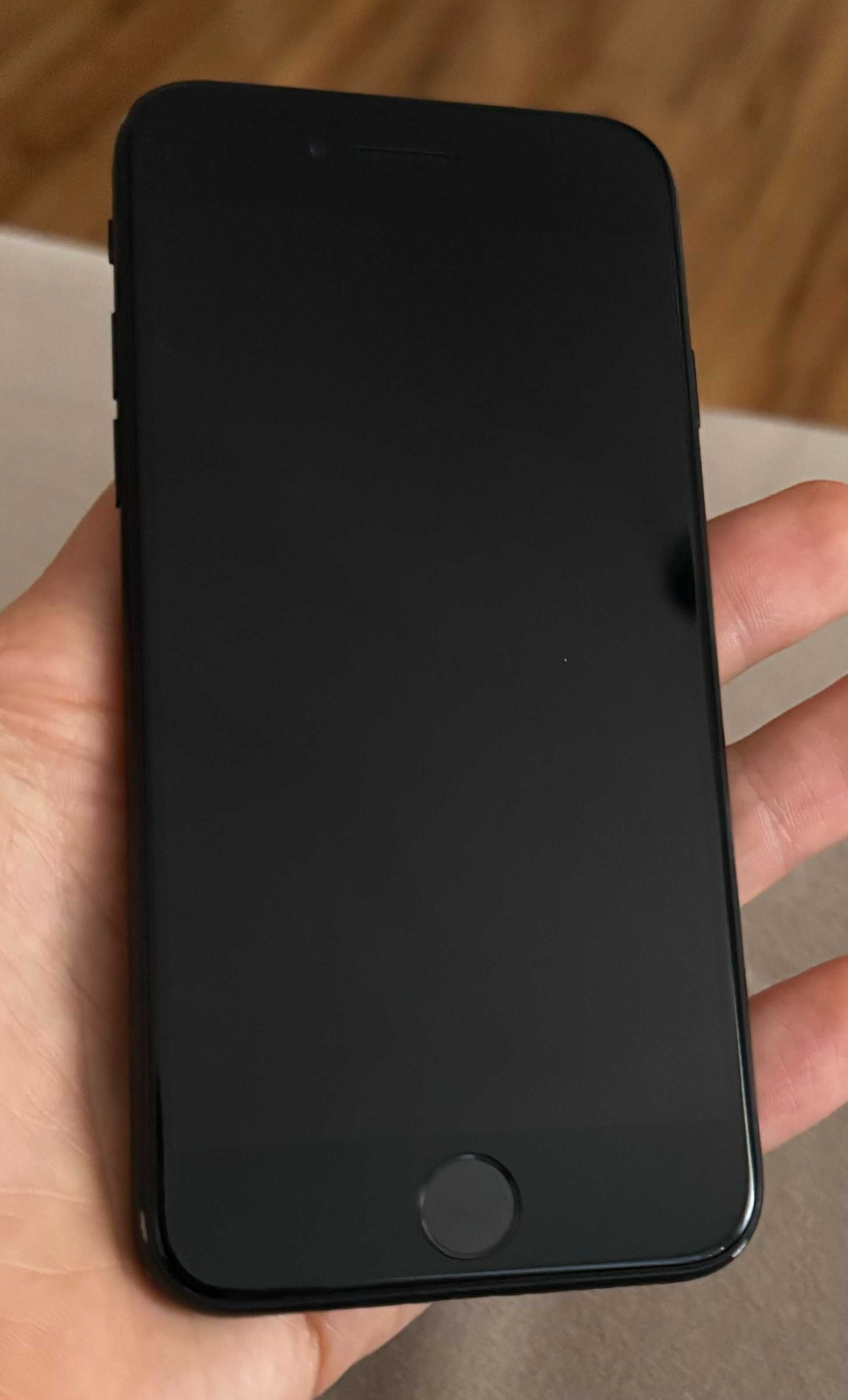 iPhone SE 2020, 64GB, черен, оригинална кутия