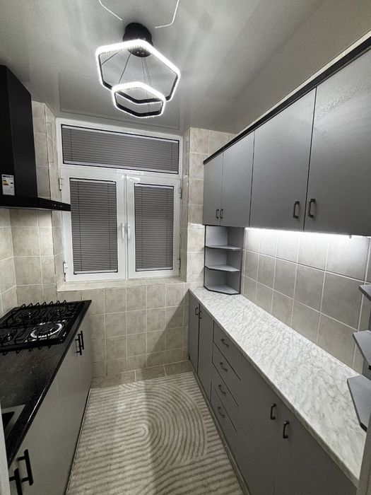 Продаётся М. Новза 2в3 2этаж. Кирпич Б 2*6.