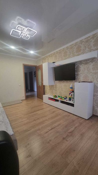 Продам 2-х комнатную квартиру, ДОСТЫК МОЛЛ