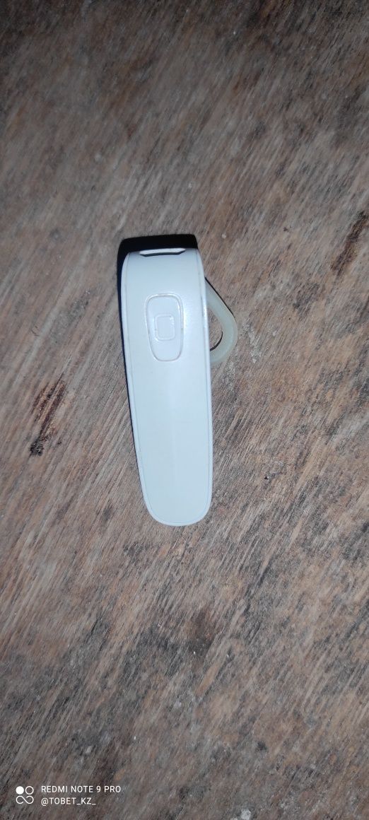 Bluetooth наушник