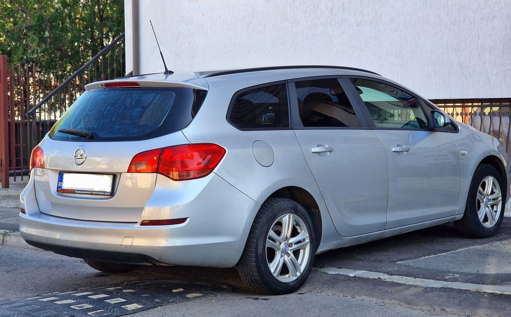 Opel Astra J * 11.2011 * 1.7 CDTi 110 CP * Euro 5 * Break * Inm RO *