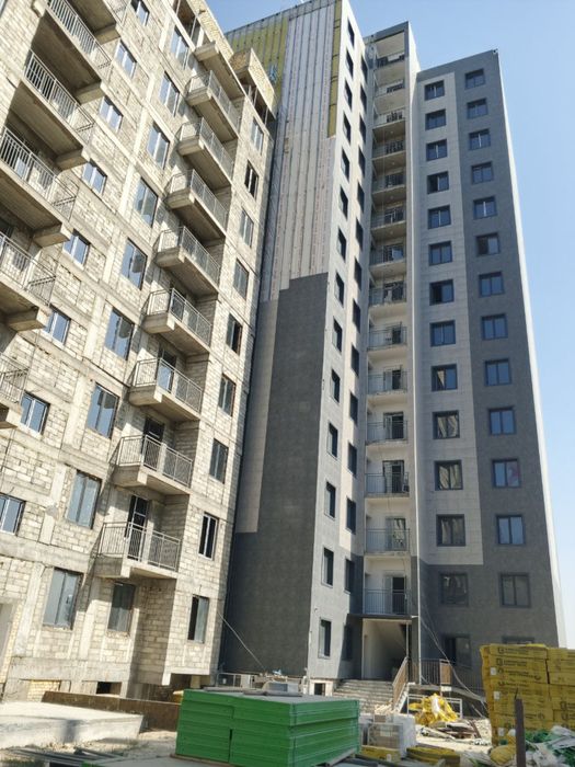 Yangi domdan uy sotiladi 2 xonali