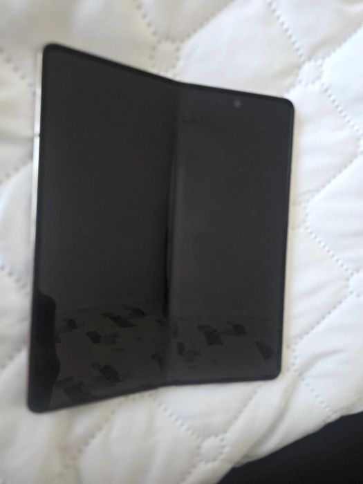 Телефон Samsung fold 4