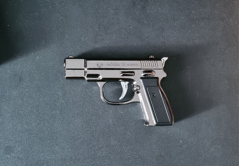 Bricheta in forma de pistol (piesa de colectie)