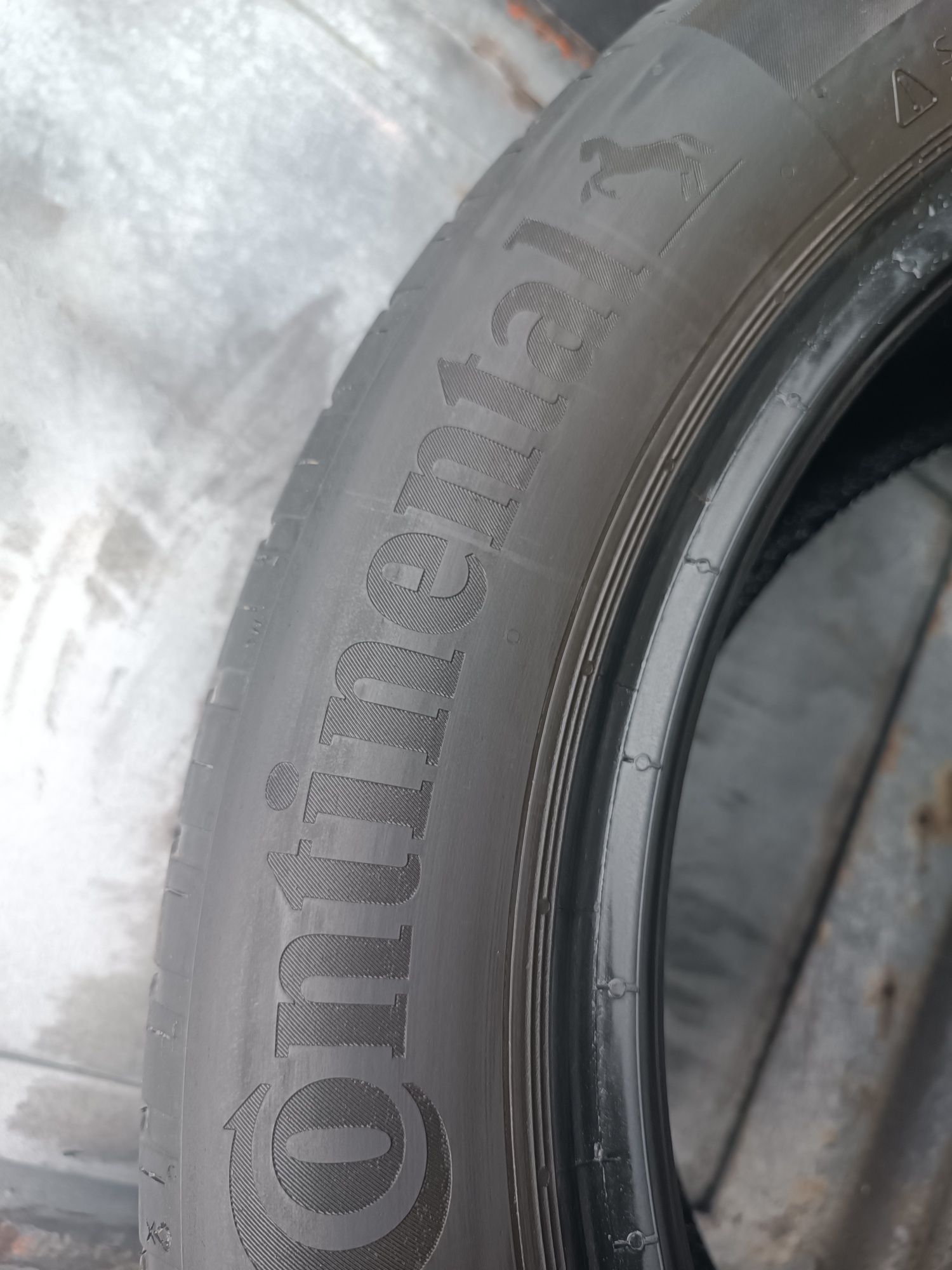 225/50/17 Continental