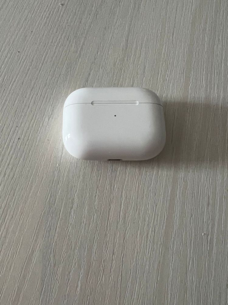 Кейс Airpods