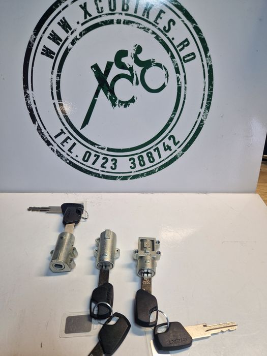 Incuietoare baterie ebike Giant baterie intube deschidere stanga