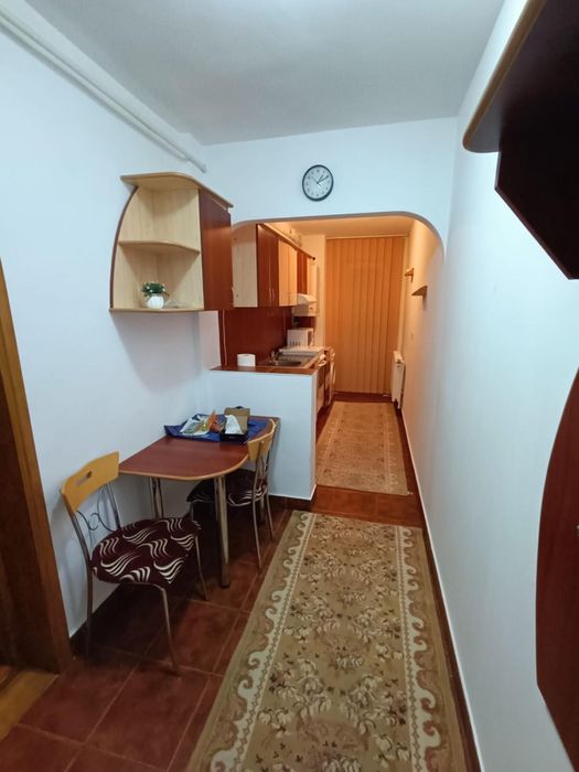 Inchiriez apartament centru