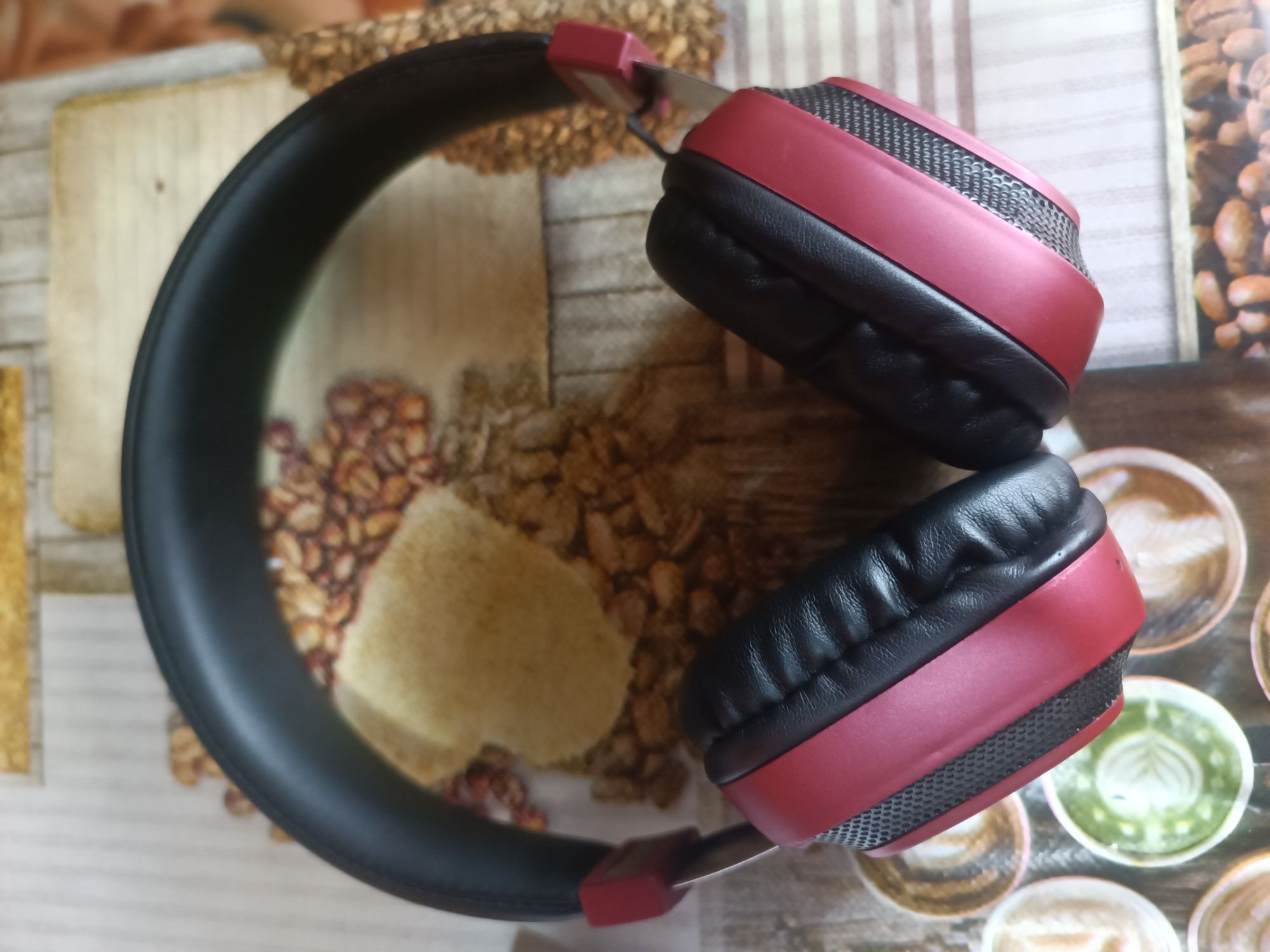 Bluetooth RGB слушалки