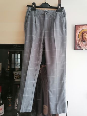 Pantaloni de costum mărimea 134