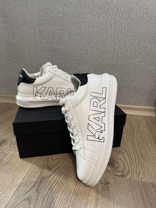 Чисто нови Karl Lagerfeld
