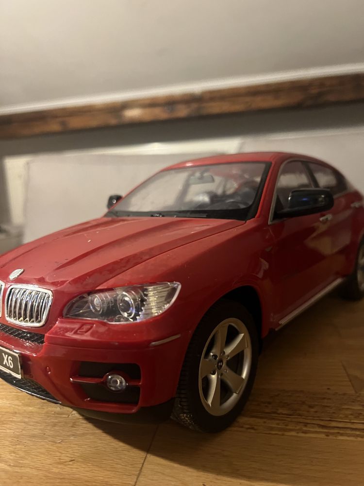 Mașinuță de jucărie BMW X6