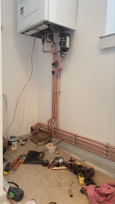 Servicii Profesionale Instalatii Termice si Sanitare de ori ce tip.