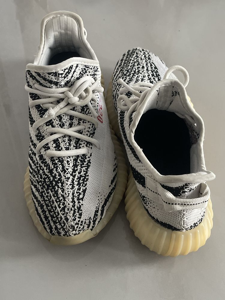 Yeezy Boost 350 V2 Zebra