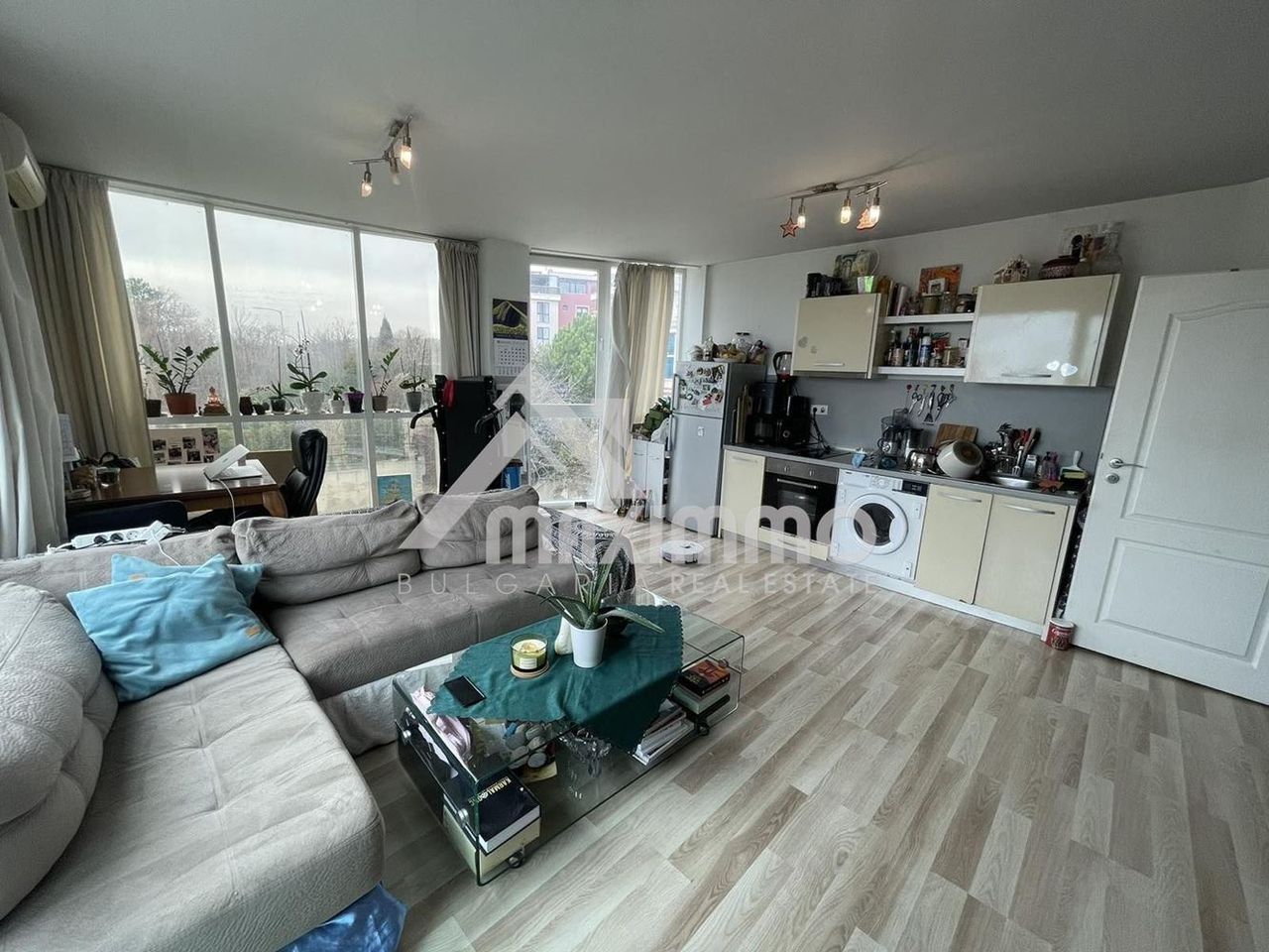 Продава се Двустаен апартамент в Варна, м-т Евксиноград - 75 кв.м за 2200 €/кв.м - Снимка #4