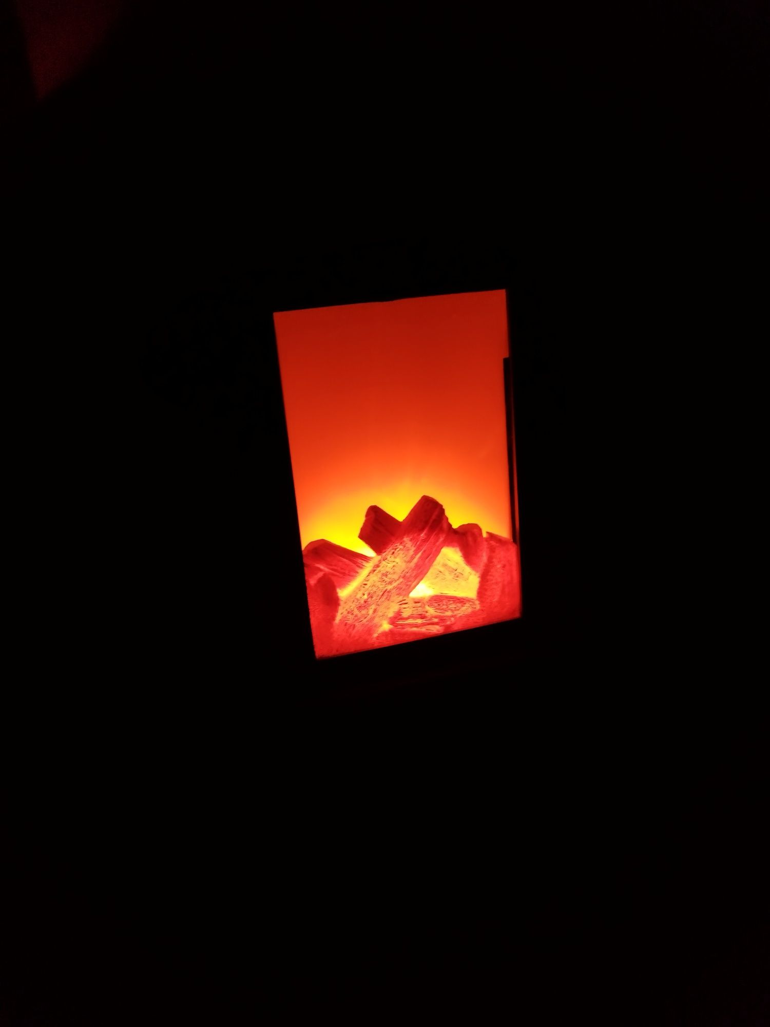 Продам фонарь имитация огня в камине