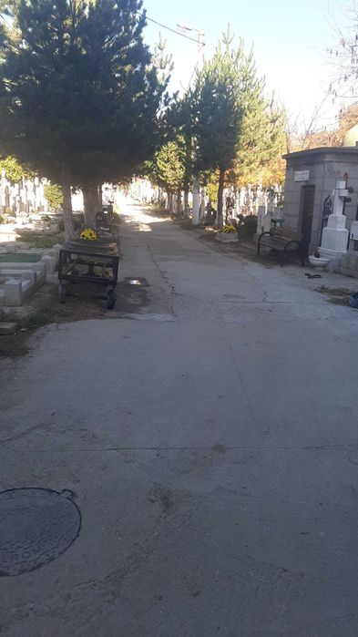 Loc veci Sfânta Vineri | Poziție premium, marmură neagră, 35.000 lei