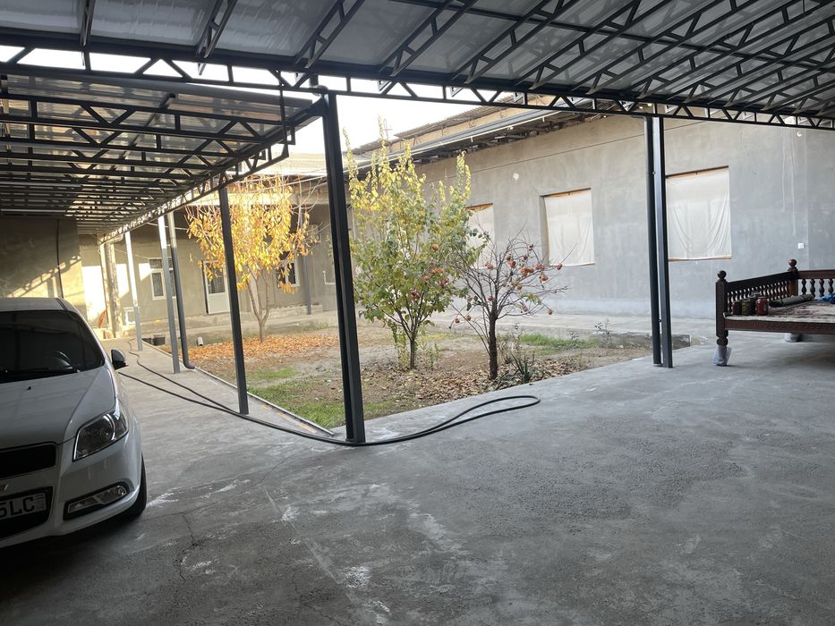 Уй сотилади 5.7 сотик яшнабодда