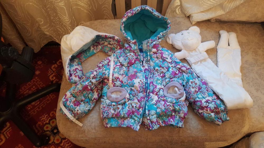 Куртка для девочки с шапочкой и шарфом