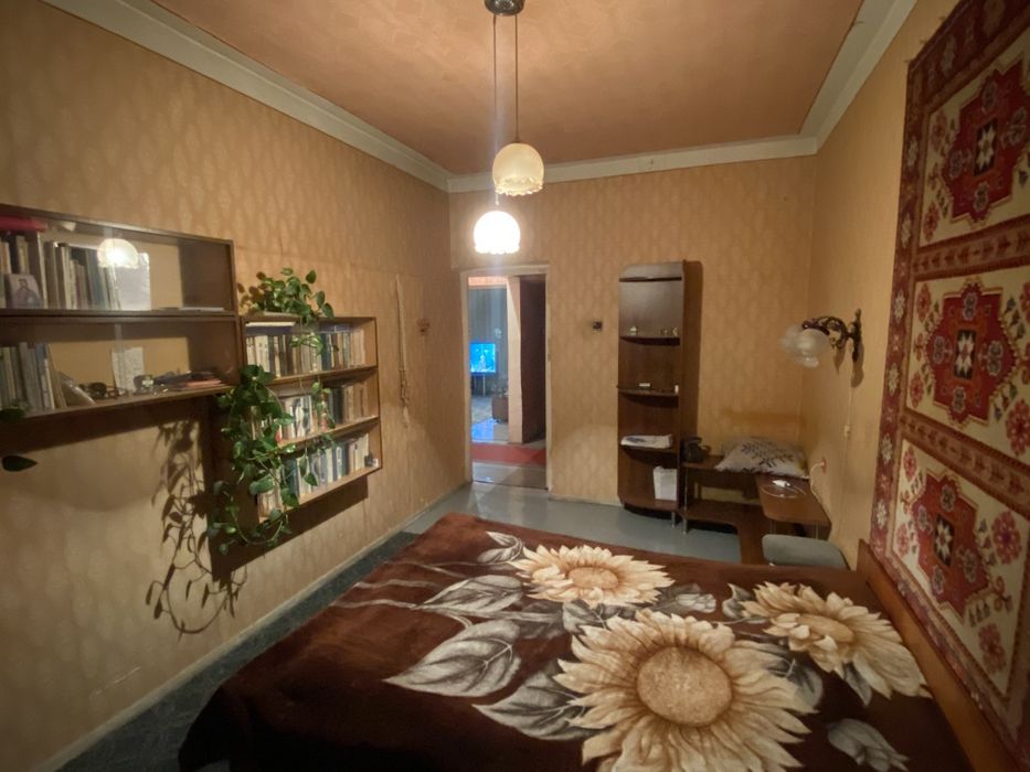 Продаётся срочно Квартира на Боз базаре!