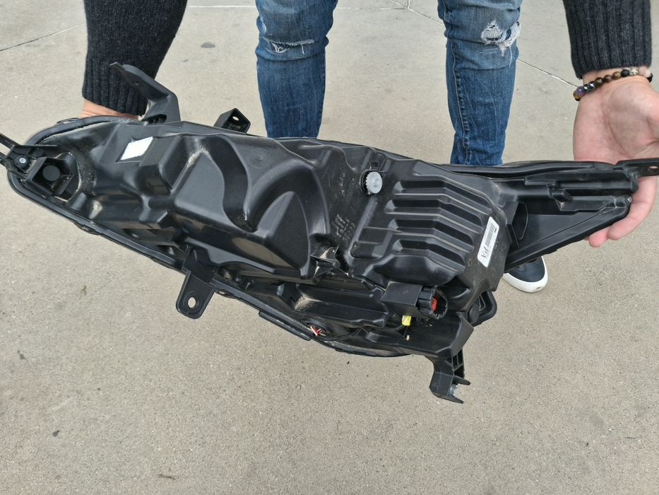 Десен фар за Nissan Altima