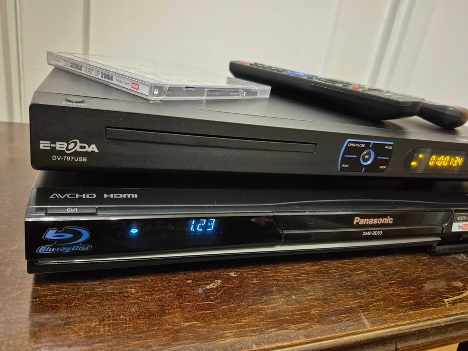 Vand BLUE-RAY Panasonic DMP-BD60 si DVD Eboda DV-797 USB impecabile !