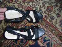 sandale  negre cu toc